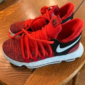 Red Velvet KD basketball shoes